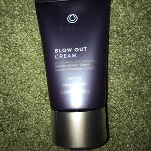 Monat Blow Out Cream